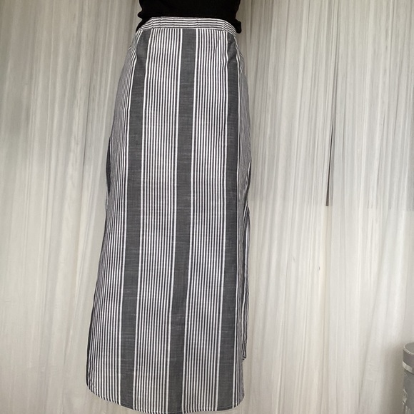 Lulu’s Skirt - Picture 6 of 17